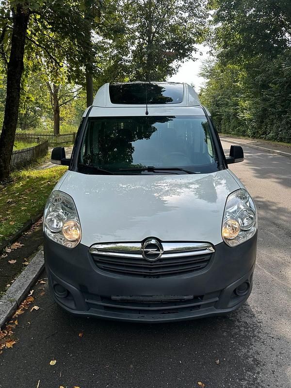 Gebraucht Opel Combo 136 PS (100 kW) 2016 Weiß Van / Kleinbus