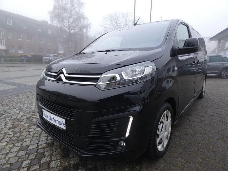 Schwarz Gebraucht 2019 Citroën Spacetourer Feel Van / Kleinbus | 23.990 € (Fairer Preis) - Bild 1/4