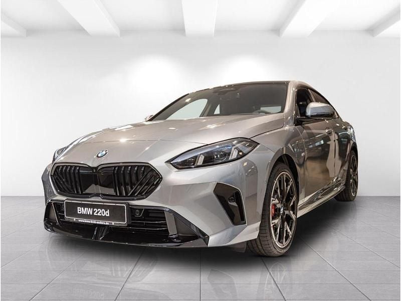 Gebraucht BMW 220 Performance 163 PS (119 kW) 2025 Skyscraper grau metallic Limousine