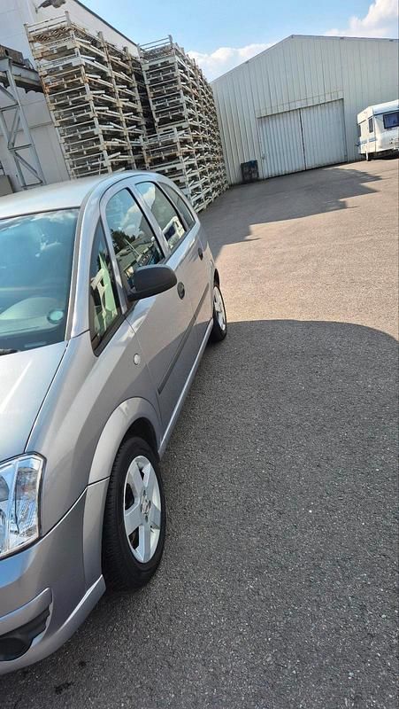 Gebraucht Opel Meriva 100 PS (73 kW) 2009 Silber Van / Kleinbus