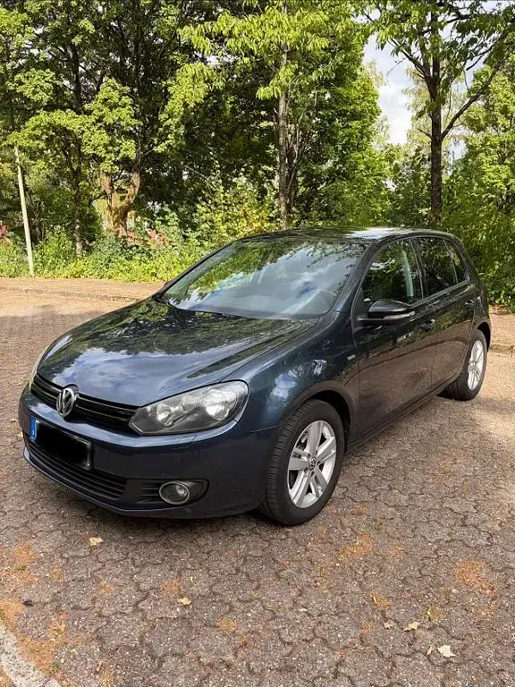Gebraucht VW Golf VII Match 105 PS (77 kW) 2012 Grau Limousine