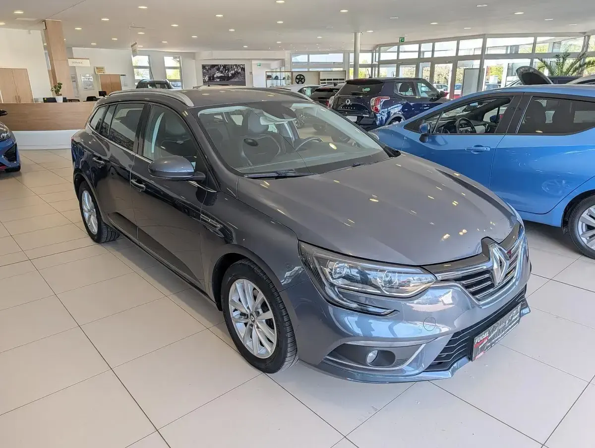 Gebraucht Renault Mégane GrandTour 132 PS (97 kW) 2016 Grau Kombi