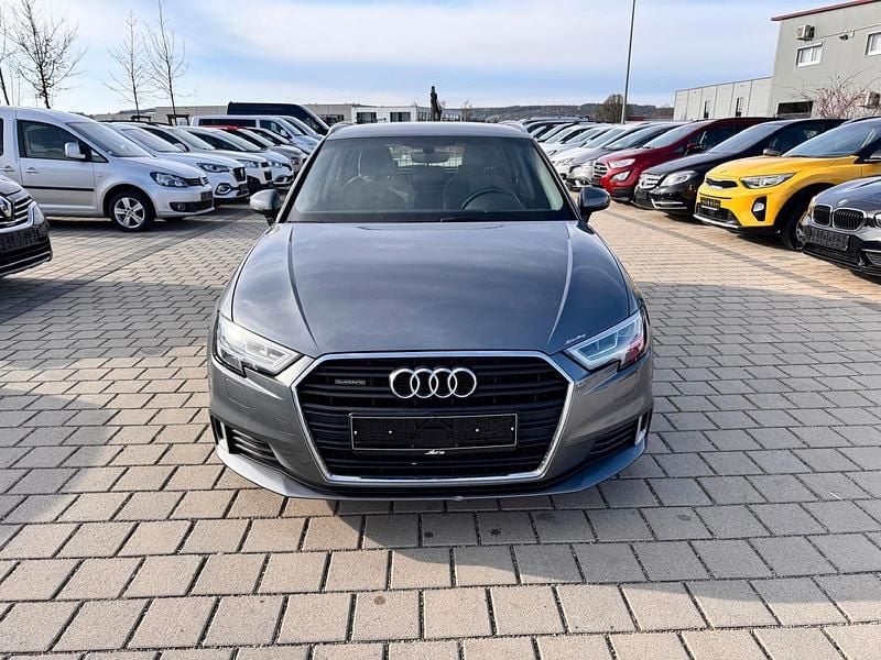 Gebraucht Audi A3 Sport 184 PS (135 kW) 2018 Grau Limousine