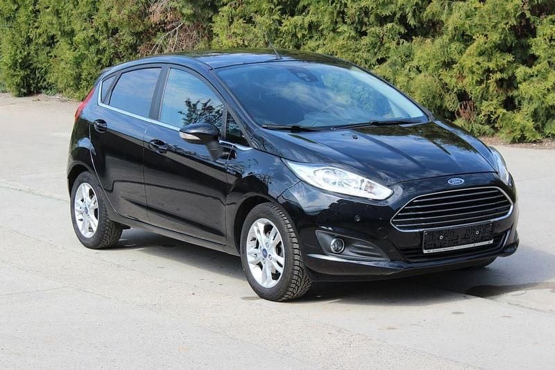 Gebraucht Ford Fiesta Titanium 101 PS (74 kW) 2017 Schwarz Limousine