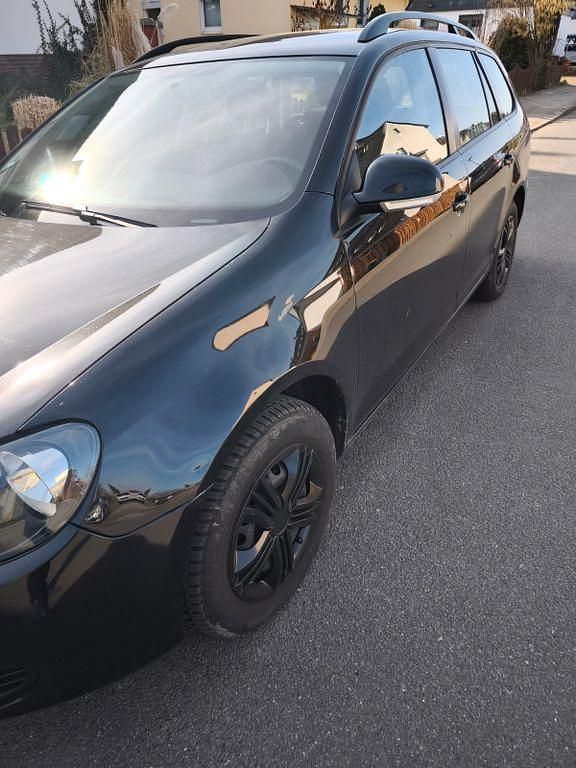 Gebraucht VW Golf VI Trendline 105 PS (77 kW) 2010 Schwarz Kleinwagen