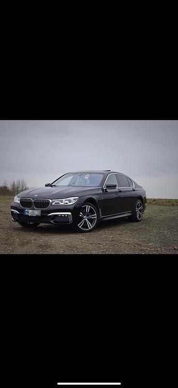 Schwarz Gebraucht 2016 BMW 750 Comfort Edition Limousine | 39.000 € (Fairer Preis) - Bild 1/4