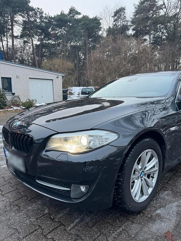 Gebraucht BMW 525 218 PS (160 kW) 2011 Andere farben Limousine