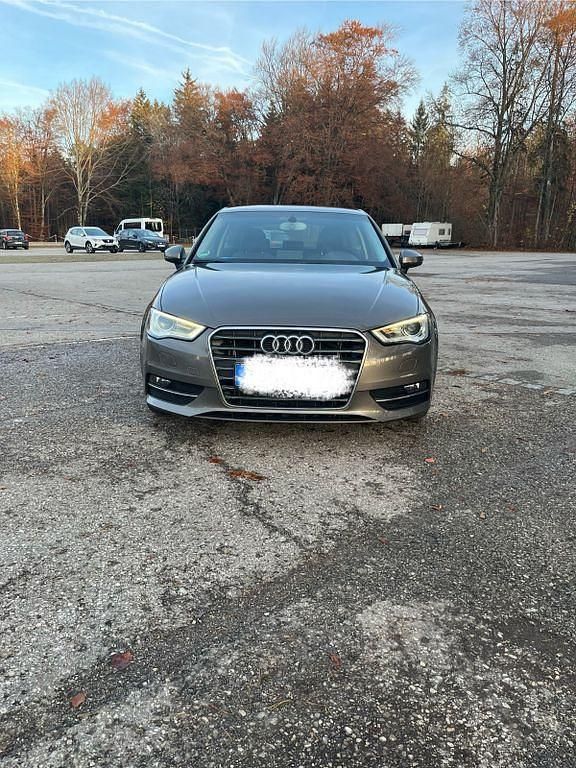 Grau Gebraucht 2014 Audi A3 Ambition Limousine | 9.250 € (Fairer Preis) - Bild 1/4