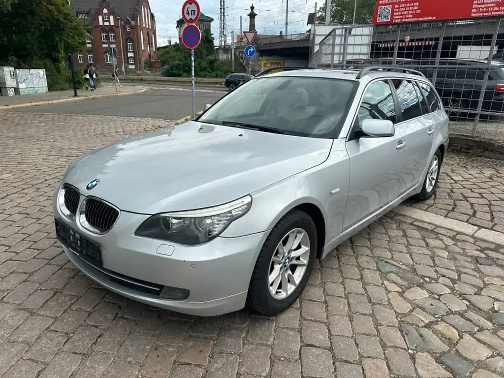Gebraucht BMW 523 Advantage 190 PS (139 kW) 2011 Silber Limousine