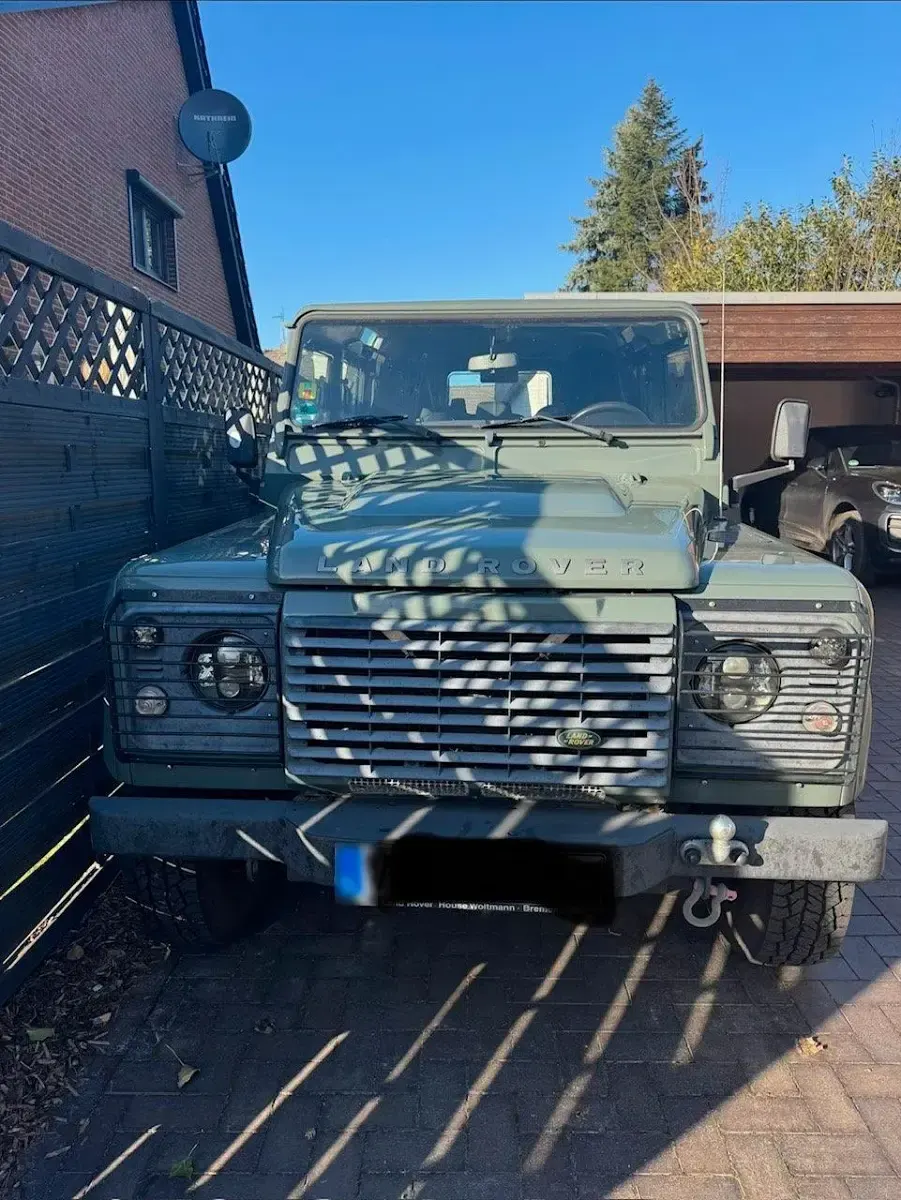 Gebraucht Land Rover Defender 122 PS (89 kW) 2013 Grün SUV