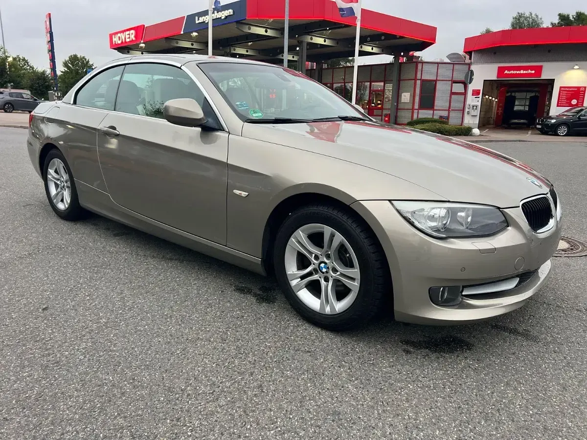 Gebraucht BMW 320 Cabriolet 170 PS (125 kW) 2010 Gold Cabrio
