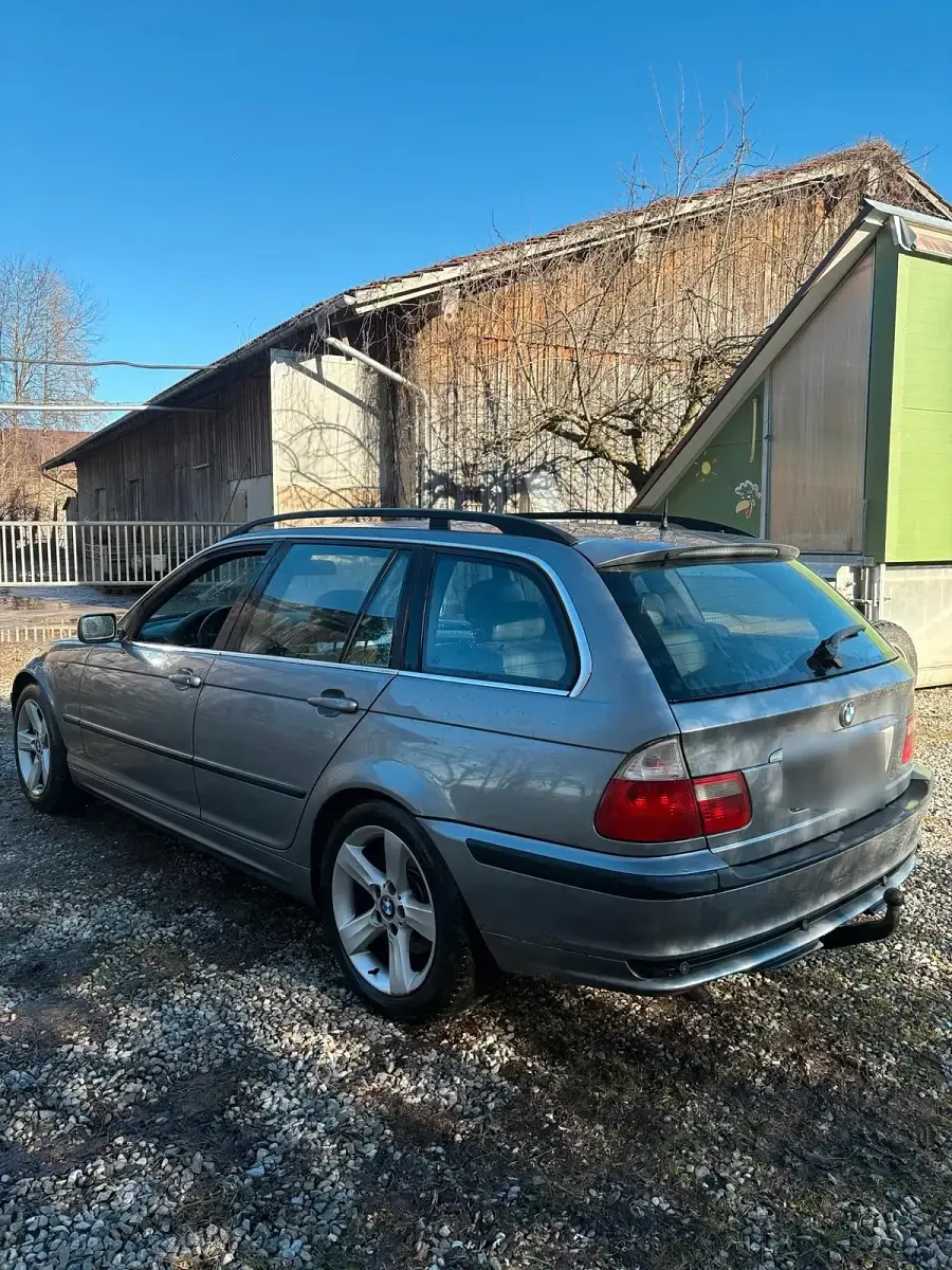 Gebraucht BMW 320 150 PS (110 kW) 2004 Grau Kombi