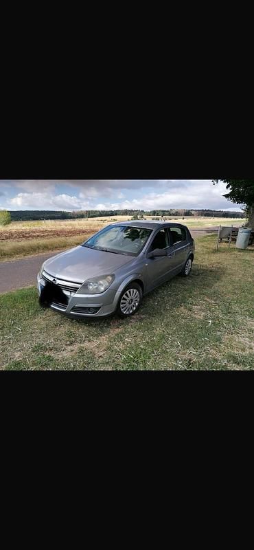 Silber Gebraucht 2005 Opel Astra Kleinwagen | 1.600 € (Fairer Preis) - Bild 1/4