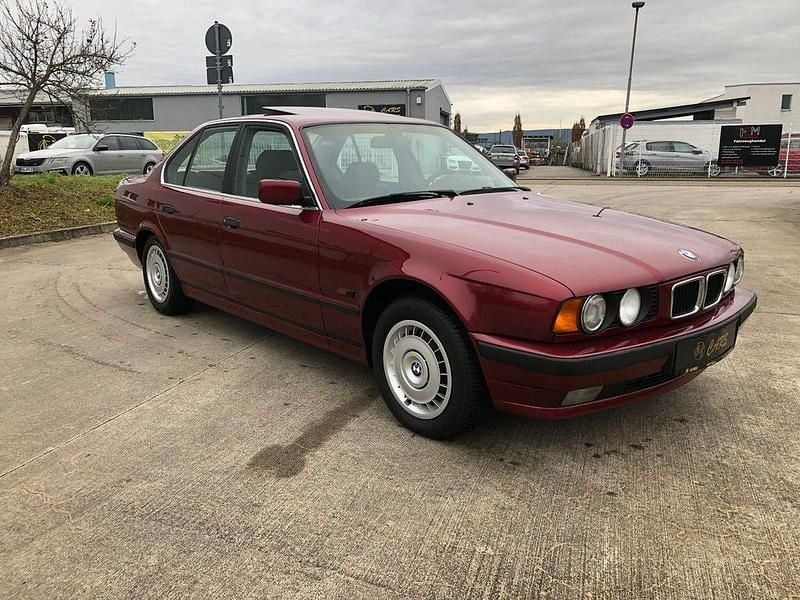 Gebraucht BMW 518 116 PS (85 kW) 1994 Rot Limousine