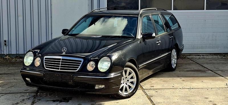 Gebraucht Mercedes E240 Avantgarde 170 PS (125 kW) 2002 Schwarz Kombi
