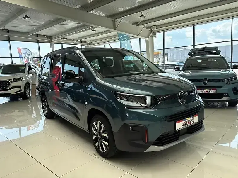 Nowe Citroën Berlingo 131 KM (96 kW) 2026 Niebieski Minivan