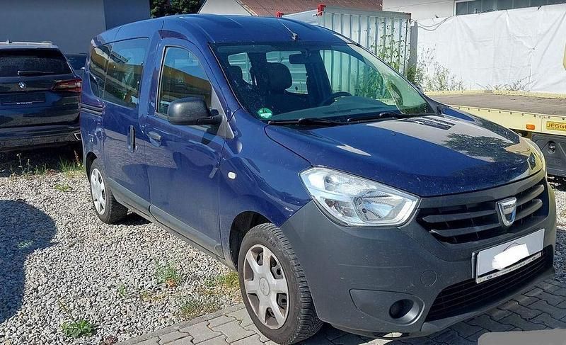 Blau Gebraucht 2013 Dacia Dokker Ambiance Van | 4.000 € (Etwas zu teuer) - Bild 1/4