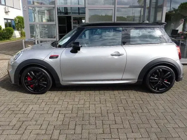 Gebraucht Mini John Cooper Works Essential 231 PS (169 kW) 2023 Melting silver iii Kleinwagen