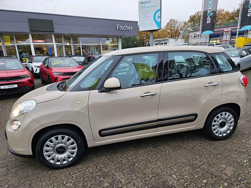 Beige cappuccino (mocalatte)) Gebraucht 2016 Fiat 500L Pop Star Van / Kleinbus | 7.690 € (Etwas zu teuer) - Bild 1/4