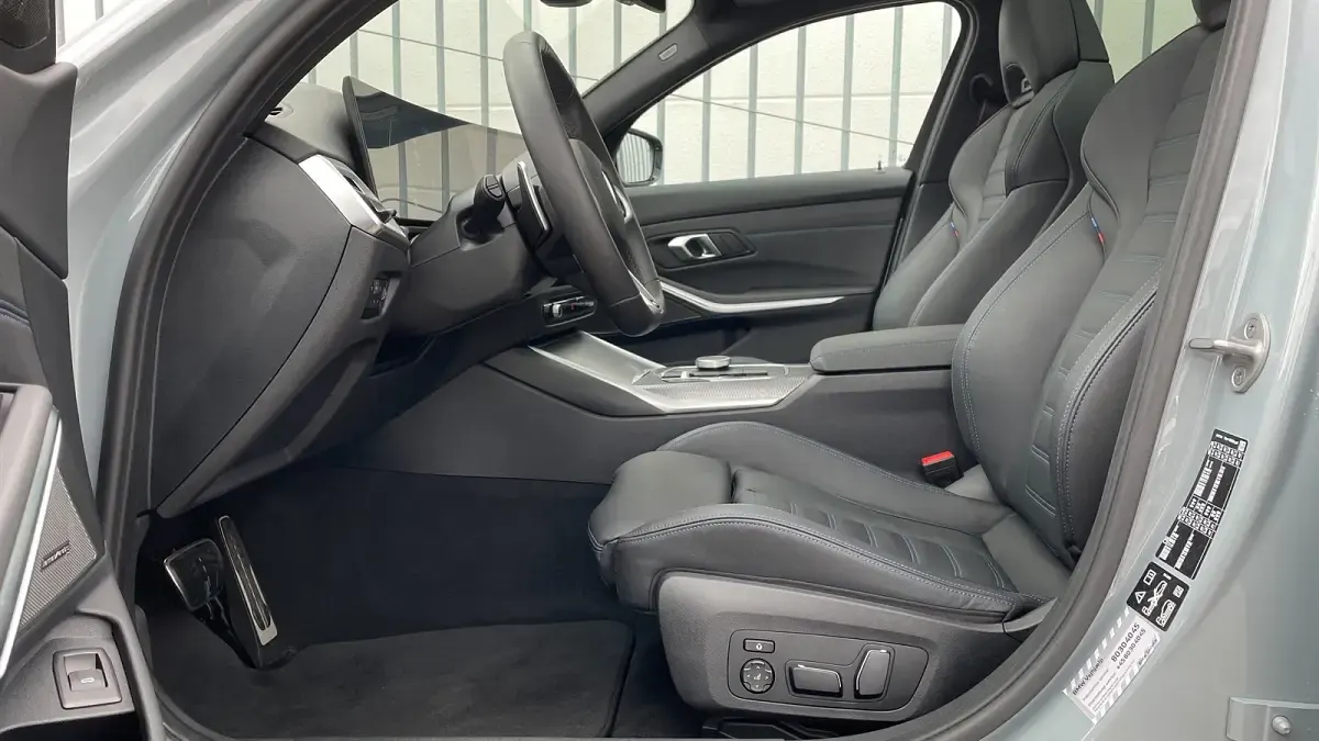 Gebraucht BMW 320 Comfort Edition 190 PS (139 kW) 2025 M brooklyn grau metallic Kombi
