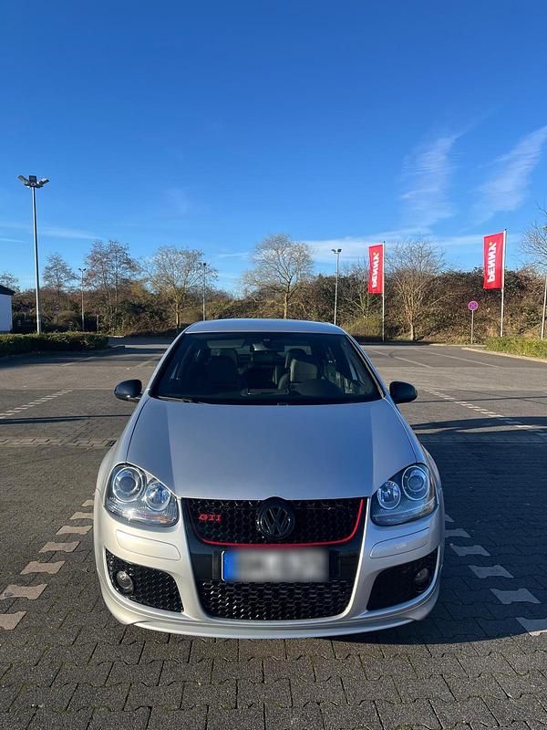 Silber Gebraucht 2007 VW Golf V Edition Limousine | 9.494 € (Etwas zu teuer) - Bild 1/4