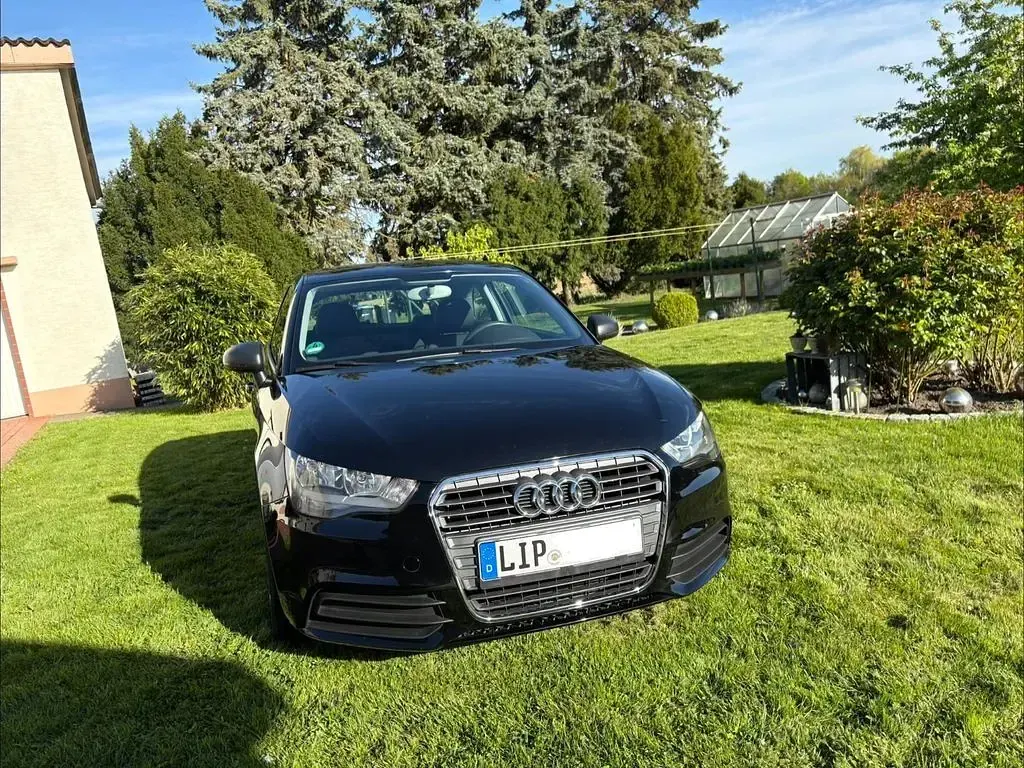 Gebraucht Audi A1 Attraction 86 PS (63 kW) 2011 Schwarz Kleinwagen