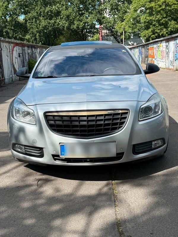 Grau Gebraucht 2011 Opel Insignia Limousine | 5.650 € (Superpreis) - Bild 1/4