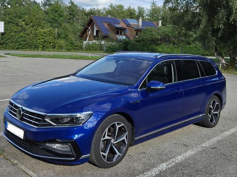Gebraucht VW Passat Elegance 190 PS (139 kW) 2019 Blau Kombi