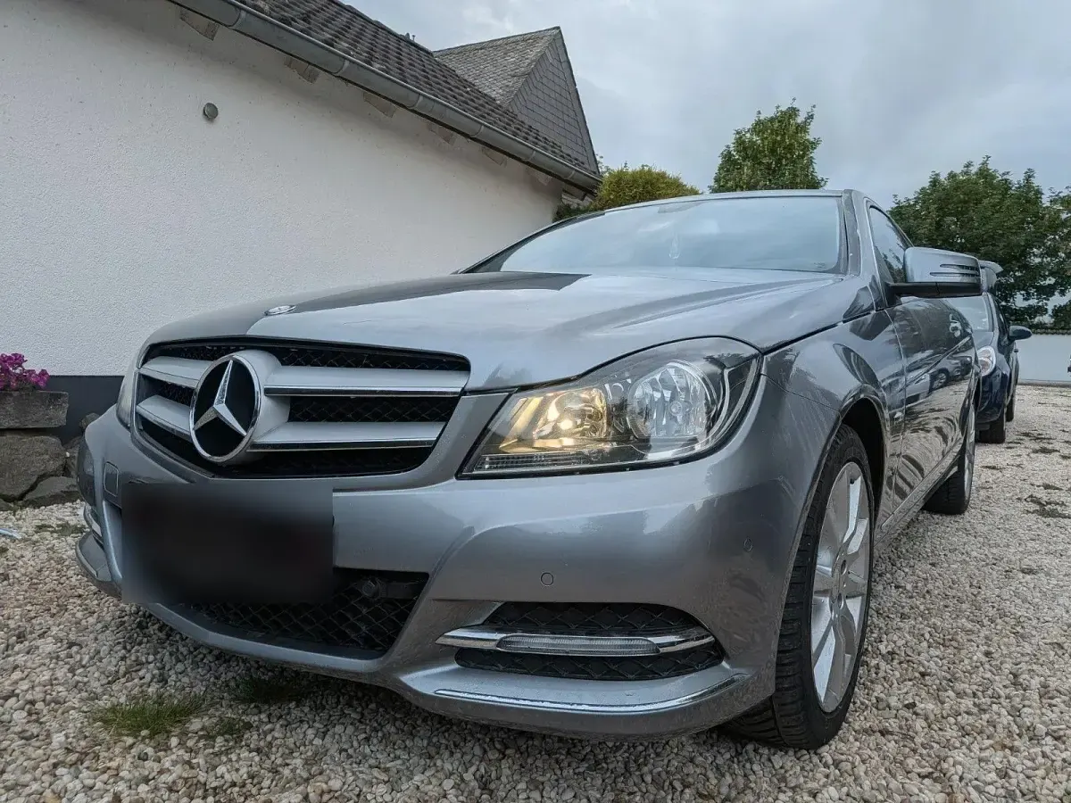 Gebraucht Mercedes C220 170 PS (125 kW) 2012 Grau Coupé