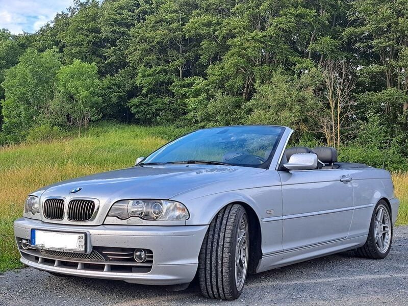 Silber Gebraucht 2002 BMW 330 Cabriolet Performance Cabrio | 14.950 € (Fairer Preis) - Bild 1/4
