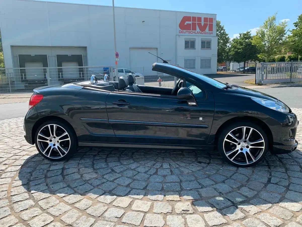 Gebraucht Peugeot 207 120 PS (88 kW) 2011 Schwarz Cabrio