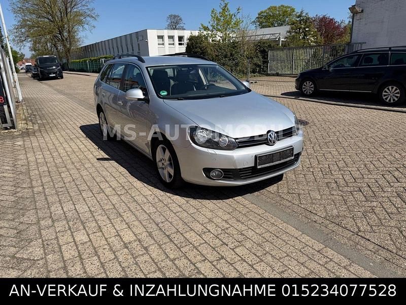 Gebraucht VW Golf VII Comfortline 105 PS (77 kW) 2012 Reflexsilber Kombi