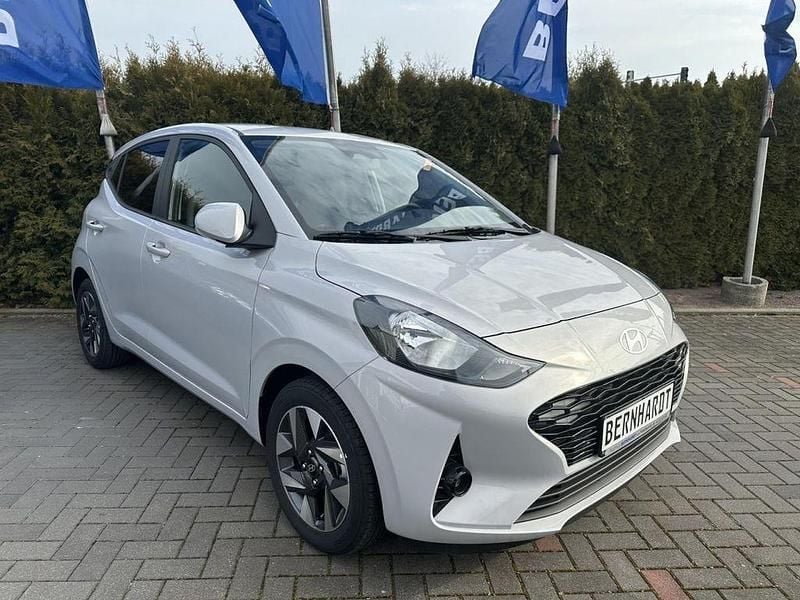 Gebraucht Hyundai i10 GO! 77 PS (56 kW) 2024 Schwarz Kleinwagen
