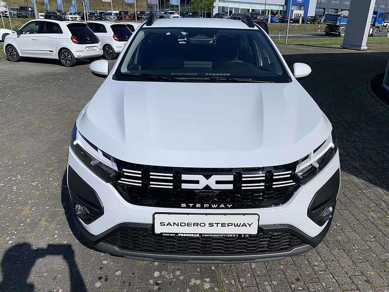 Neu Dacia Sandero Expression 90 PS (66 kW) 2025 Arktis weiß Kleinwagen