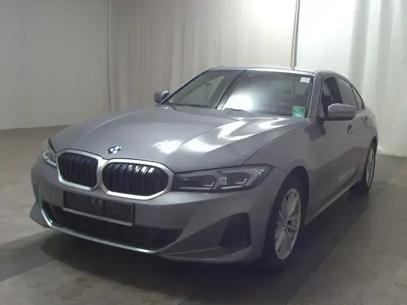 Gebraucht BMW 318 Sport Line 156 PS (114 kW) 2024 Skyscraper grau metallic (metallic) Limousine