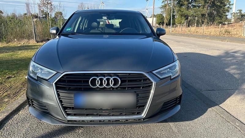 Gebraucht Audi A3 116 PS (85 kW) 2017 Grau Limousine