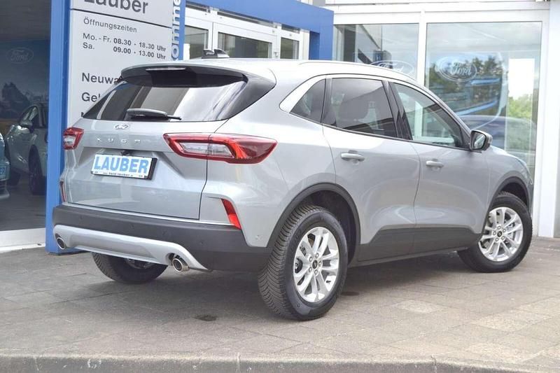Neu Ford Kuga Titanium 150 PS (110 kW) 2025 Solar silver SUV