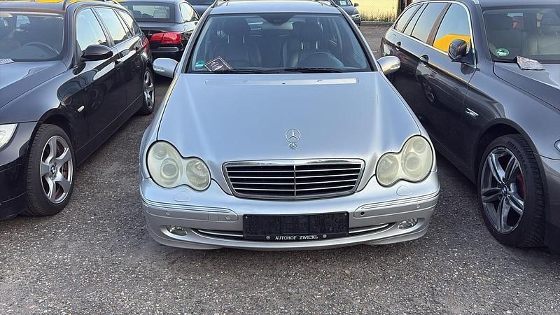 Silber Gebraucht 2003 Mercedes C220 Avantgarde Kombi | 1.800 € (Fairer Preis) - Bild 1/4