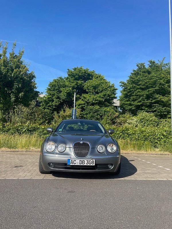 Grau Gebraucht 2005 Jaguar S-Type S Limousine | 7.500 € - Bild 1/4