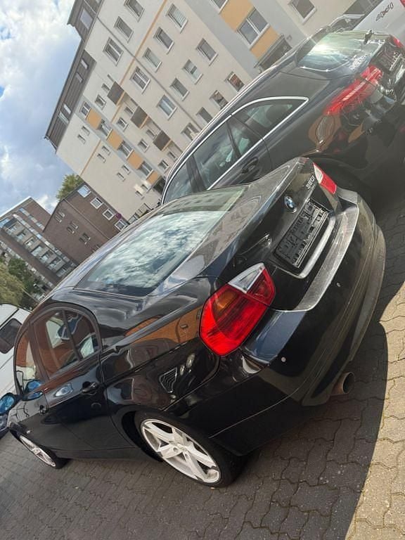 Schwarz Gebraucht 2006 BMW 320 Limousine | 2.690 € (Guter Preis) - Bild 1/4