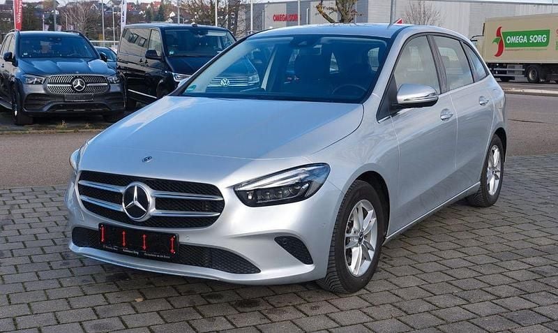 Gebraucht Mercedes B200 Business 163 PS (119 kW) 2019 Iridiumsilber (metallic) Van / Kleinbus