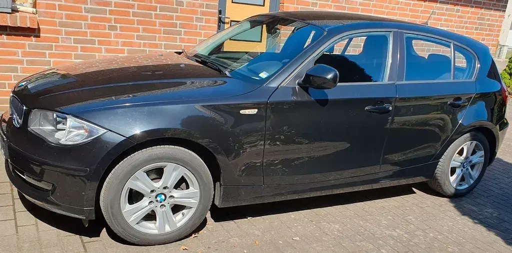 Second-hand BMW 116 116 CP (85 kW) 2010 Negru Hatchback