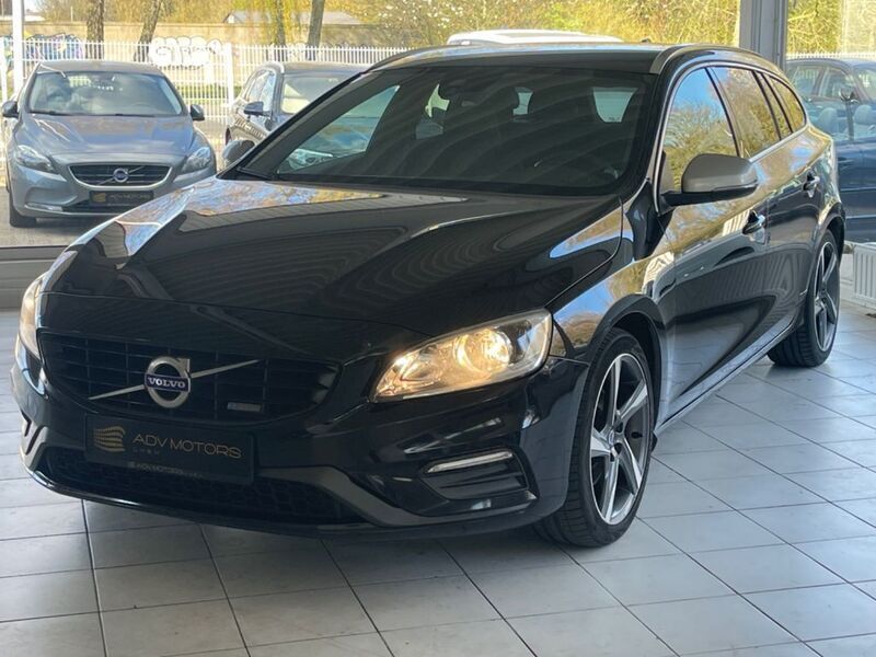 Schwarz Gebraucht 2015 Volvo V60 R-Design Kombi | 11.700 € (Fairer Preis) - Bild 1/4