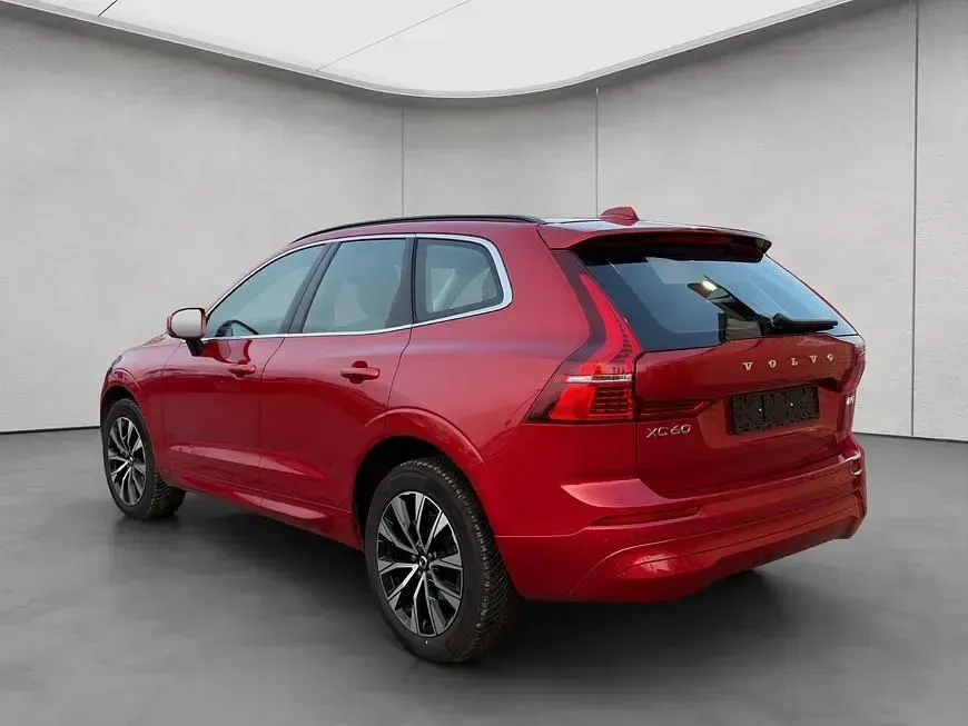 Gebraucht Volvo XC60 Core 250 PS (183 kW) 2024 Rot SUV