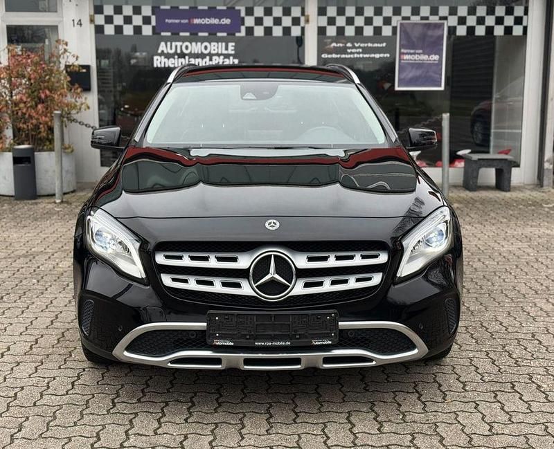 Gebraucht Mercedes GLA200 156 PS (114 kW) 2018 Schwarz SUV