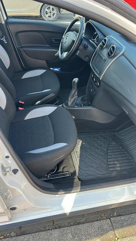 Gebraucht Dacia Sandero Stepway 90 PS (66 kW) 2016 Weiß Limousine