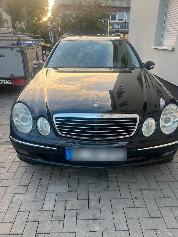 Schwarz Gebraucht 2005 Mercedes E280 Kombi | 3.400 € (Fairer Preis) - Bild 1/4