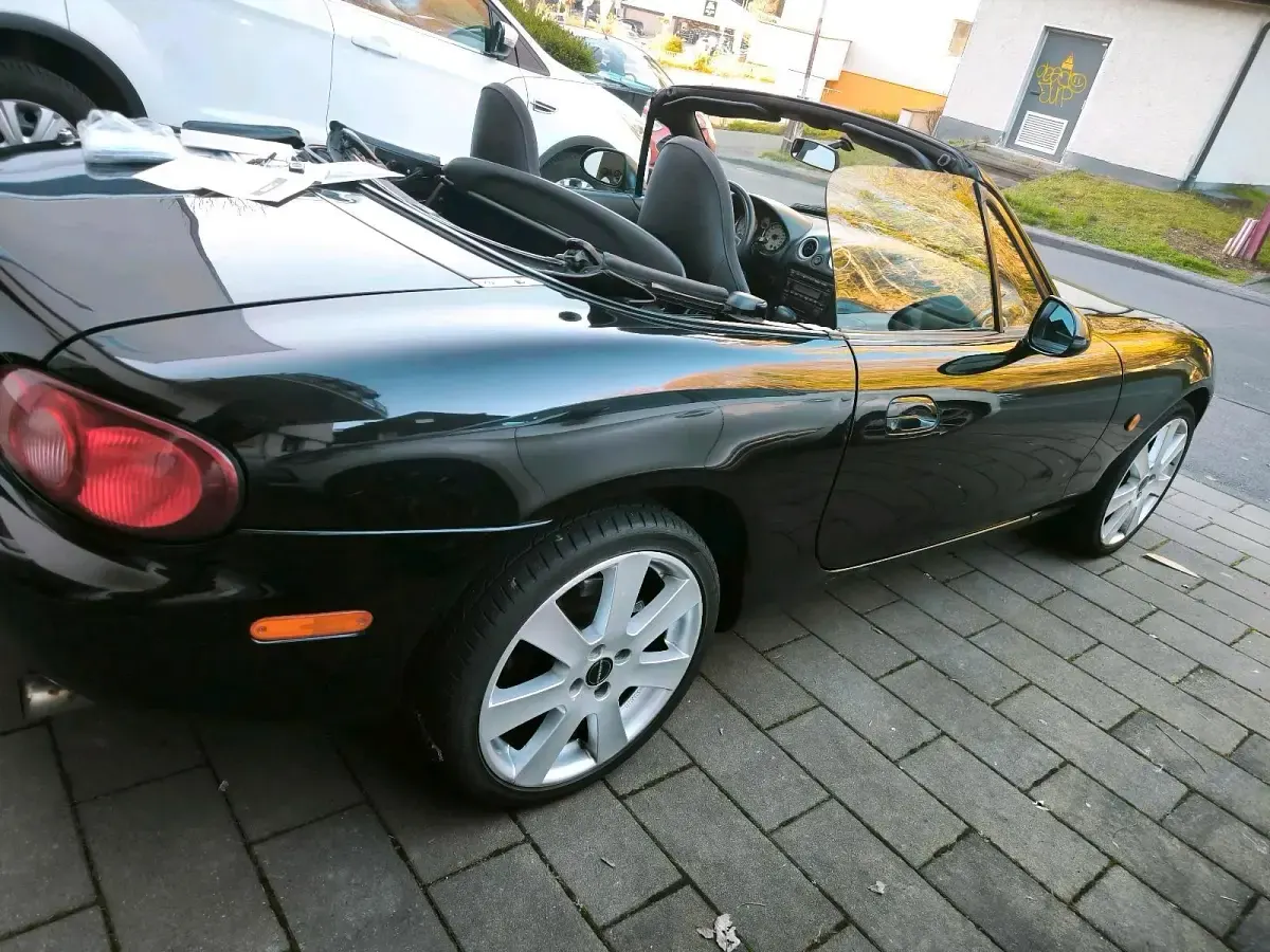 Używany Mazda MX5 139 KM (102 kW) 2001 Czarny Kabriolet