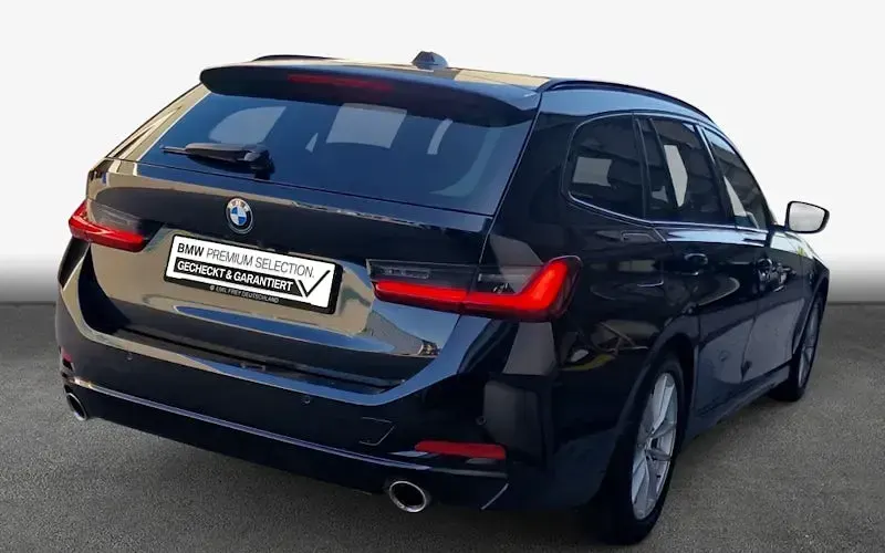 Gebraucht BMW 318 Sport Line 156 PS (114 kW) 2024 Saphirschwarz metallic Kombi