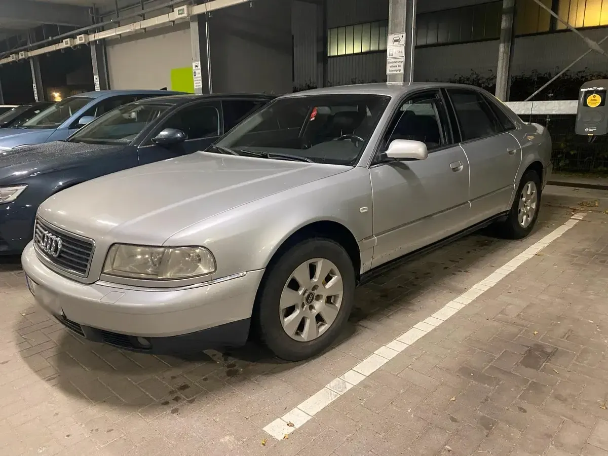 Occasion Audi A8 150 ch (110 kW) 1999 Argent Berline